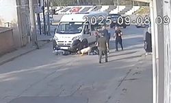 Okul yolunda feci kaza: Anne ve oğlu işçi servisinin altında kaldı
