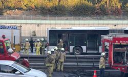 Bayrampaşa-Maltepe Metrobüs Durağı’nda korkutan yangın
