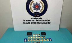 Çaldıkları 2 milyon lira değerindeki ziynet eşyasını kirli bebek bezinin içine sakladılar