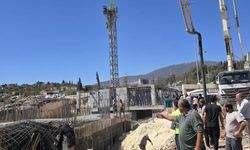 Beton dökümü esnasında tabla çöktü: 2 işçi yaralandı