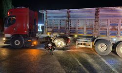 Kamyon ile motosiklet çarpıştı: 1 yaralı