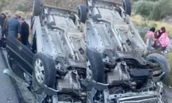Kızlarını üniversiteye götüren ailenin otomobili takla attı: 3 yaralı