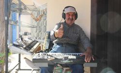 Hayatını adadığı orglarıyla her gün tek kişilik konser veriyor