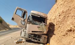 Freni boşalan vinç kayalığa çarptı: 1 ölü, 1 yaralı