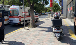 Eskişehir’de motosiklet kazası: Yaya yaralandı, sürücü ambulansın başında bekledi