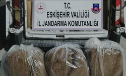 Adana’dan Eskişehir’e kaçak tütün sevkiyatı jandarmaya takıldı