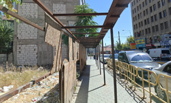 Eskişehir’de boş arazi çöplüğe döndü: Aylardır çözüm bekliyor!