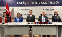 Anahtar Parti Sözcüsü Fuat Geçen Eskişehir’de konuştu: “Kentsel dönüşüm vatandaşın sırtına yüklenerek başarıya ulaşamaz”