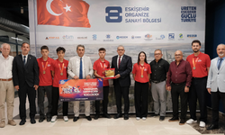 Teknofest Birincileri Ödüllerini Başkan Küpeli ve Ekibine Takdim Etti