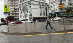 Eskişehirliler yağışa hazırlıksız yakalandı!