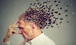 "Kök hücre tedavisi Alzheimer'ın ilerleyişini yavaşlatabilir"