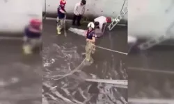 Çatıdan dereye düşen şahıs itfaiye ekipleri tarafından kurtarıldı