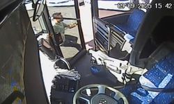 Bingöl’de el freni çekilmeyen otobüs geri kayarak park halindeki diğer otobüse çarptı