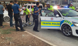 Tır motosiklete çarptı: 1 ölü, 1 yaralı