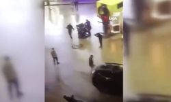 Sokak ortasında cinayet kamerada: Jiletle çevreye rahatsızlık veren şahıs silahla vuruldu