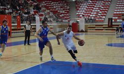 İlk maç ilk galibiyet 67-62
