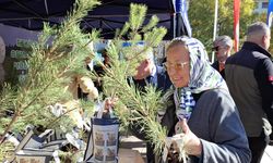 Eskişehir’de Cumhuriyet Bayramı’nda bin fidan dağıtıldı
