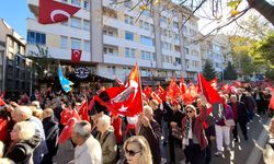 Eskişehir’de binlerce kişi Cumhuriyet için yürüdü