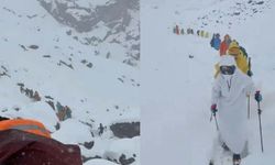 Everest’teki kar fırtınası nedeniyle bin kişi dağda mahsur kaldı