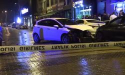 Kütahya'da otomobiller çarpıştı: 3 yaralı