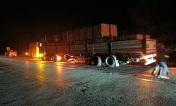 Otomobil ile tır çarpıştı: 1 ölü, 2 yaralı