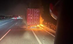 Seyir halindeki tır alev aldı