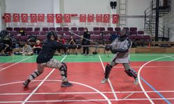 Video oyunundan gerçek arenaya: Eskişehirli baba-oğulun kılıç sporu tutkusu