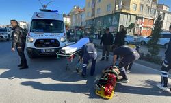 Otomobilin çarptığı kadın yaralandı