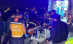 Kontrolden çıkan motosiklet kaldırma çarptı: 1 ağır yaralı