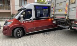 Eskişehir'de tır ile minibüsün çarpıştığı kaza maddi hasarla atlatıldı