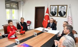 TEKNOFEST şampiyonlarından İl Milli Eğitim Müdürü Aydın'a ziyaret
