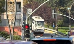 Freni boşalan otobüs duvara çarptı: 3'ü polis 7 yaralı