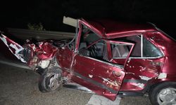 Zincirleme trafik kazasında Tofaş hurda yığınına döndü