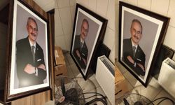 Eskişehir'de Yılmaz Büyükerşen'in fotoğrafları depolara kaldırıldı
