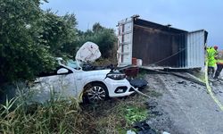 Kontrolden çıkan kamyonet dehşet saçtı: 2 ölü 3 yaralı