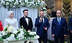 Eskişehir Valisi Aksoy dünyaevine giren polis çiftin mutluluğuna ortak oldu