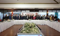 Bakan Göktaş, sosyal medya düzenlemesi için STK temsilcileriyle bir araya geldi