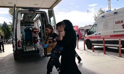 Çaydanlıktan üzerine kaynar su dökülen 2 yaşındaki çocuk yaralandı