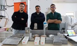 Malatya'da deprem enkazı beton yola dönüştü