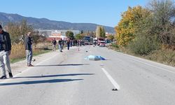 Otomobille çarpışan motosikletin sürücüsü hayatını kaybetti