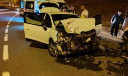 Eskişehir karayolunda feci kaza: İki araç kafa kafaya çarpıştı!