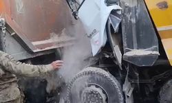 Freni patlayan kamyon, hafriyat kamyonuna çarptı: 1 ölü