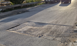 Eskişehir’de vatandaş isyan etti: Aylardır onarılmayan yol tepki çekiyor!