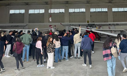 Eskişehir'de Üniversite Öğrencileri İnönü Havacılık Eğitim Merkezi’ni Gezdi