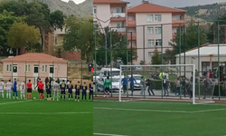Eskişehir'de maç esnasında gergin anlar: Futbolcu elindeki bıçakla taraftarlara yürüdü!