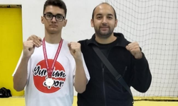 Efe Carl Demirli'den kick boks branşında şampiyonluk
