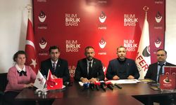 İl Milli Eğitim Müdürü’nün fotoğrafına Zafer Partisi Eskişehir’den tepki