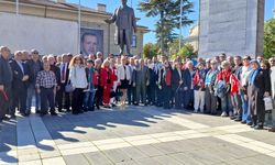 İYİ Parti Eskişehir’den Cumhuriyet Bayramı’nda Atatürk Anıtı’na çelenk