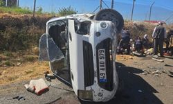 Kamyonet otomobille çarpıştı: 8 yaralı