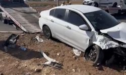 Otomobil ile hafif ticari araç çarpıştı: Yaralılar var